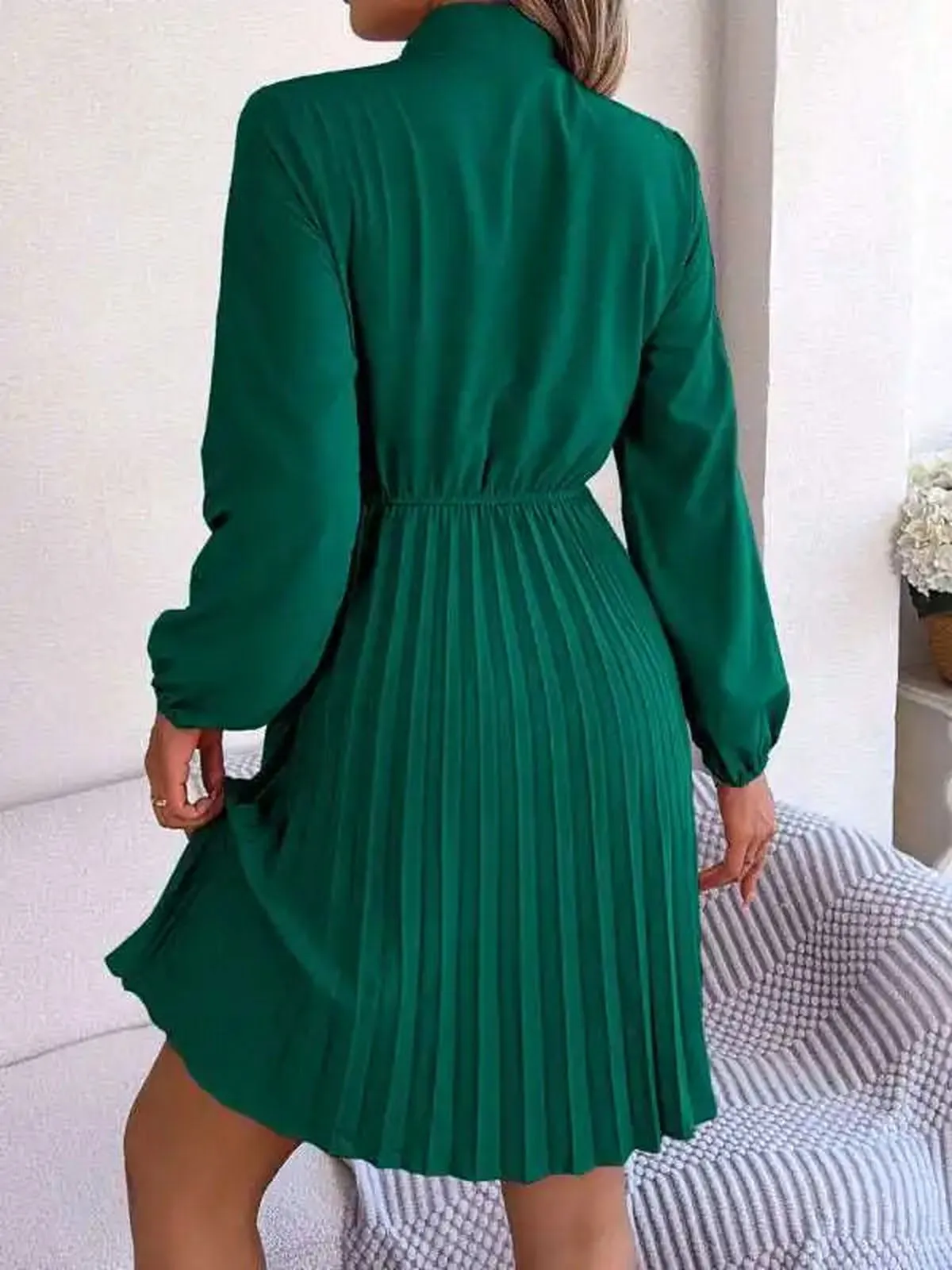 Autumn and winter temperament tie waist long sleeve pleated skirt