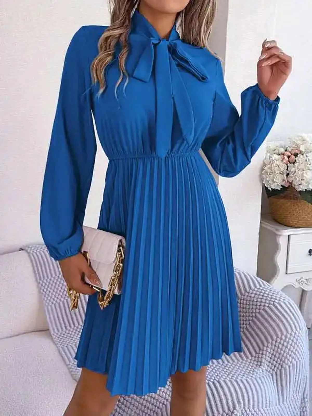Autumn and winter temperament tie waist long sleeve pleated skirt