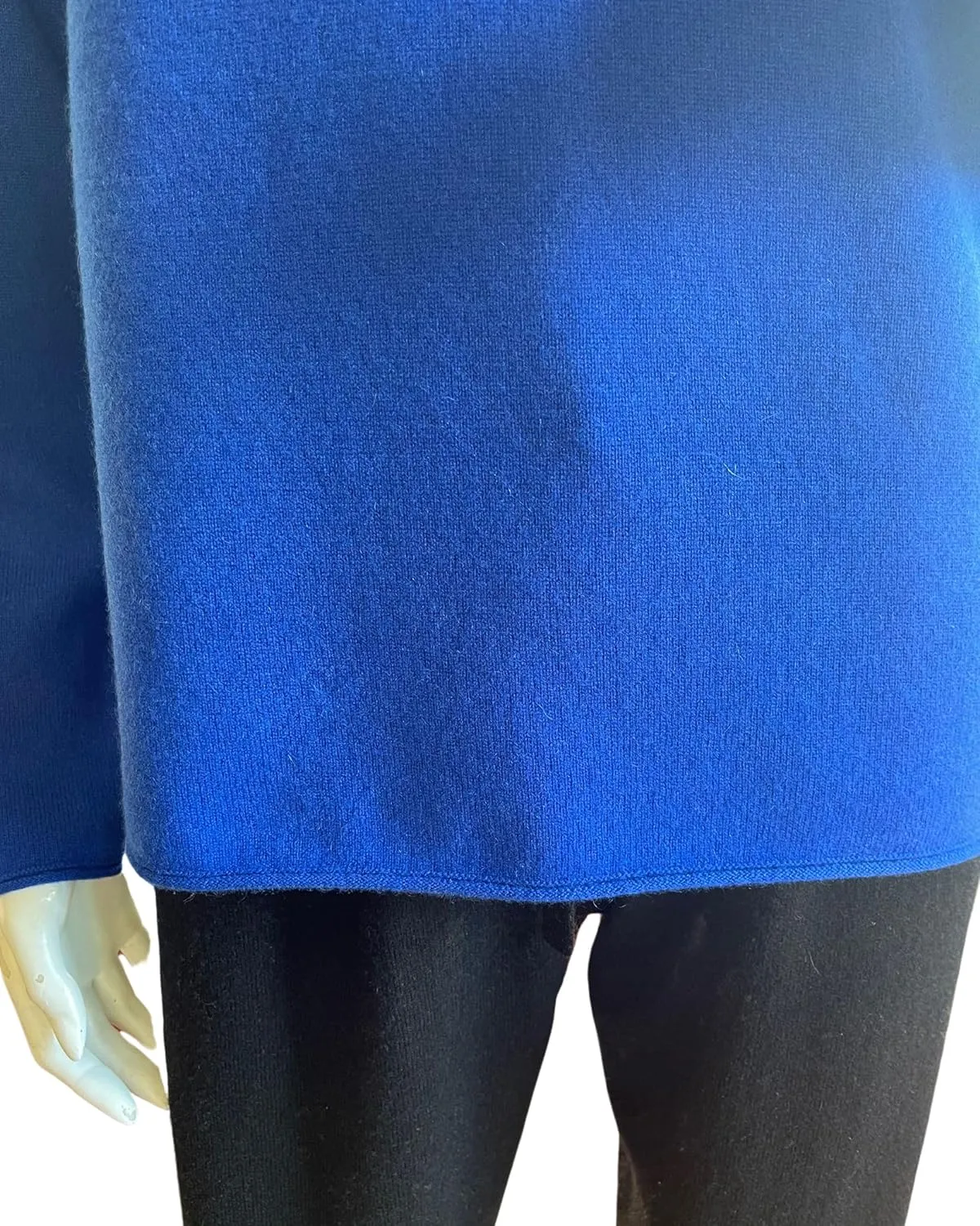 Women's 100% Cashmere Long Sleeve Crew Neck Sweater. Comfort, Luxury, and Soft Silky Texture - Essential Classic Pullover